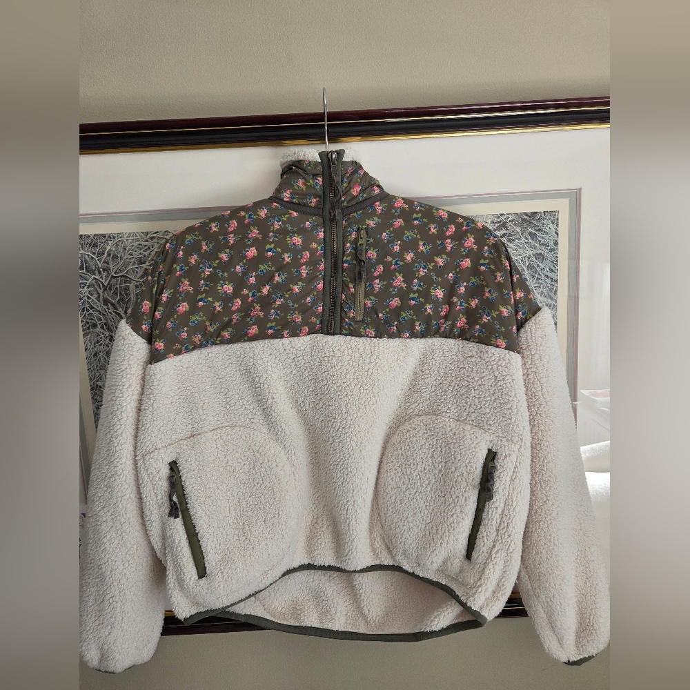 THE GREAT. Floral and Cream Fleece Half Zip